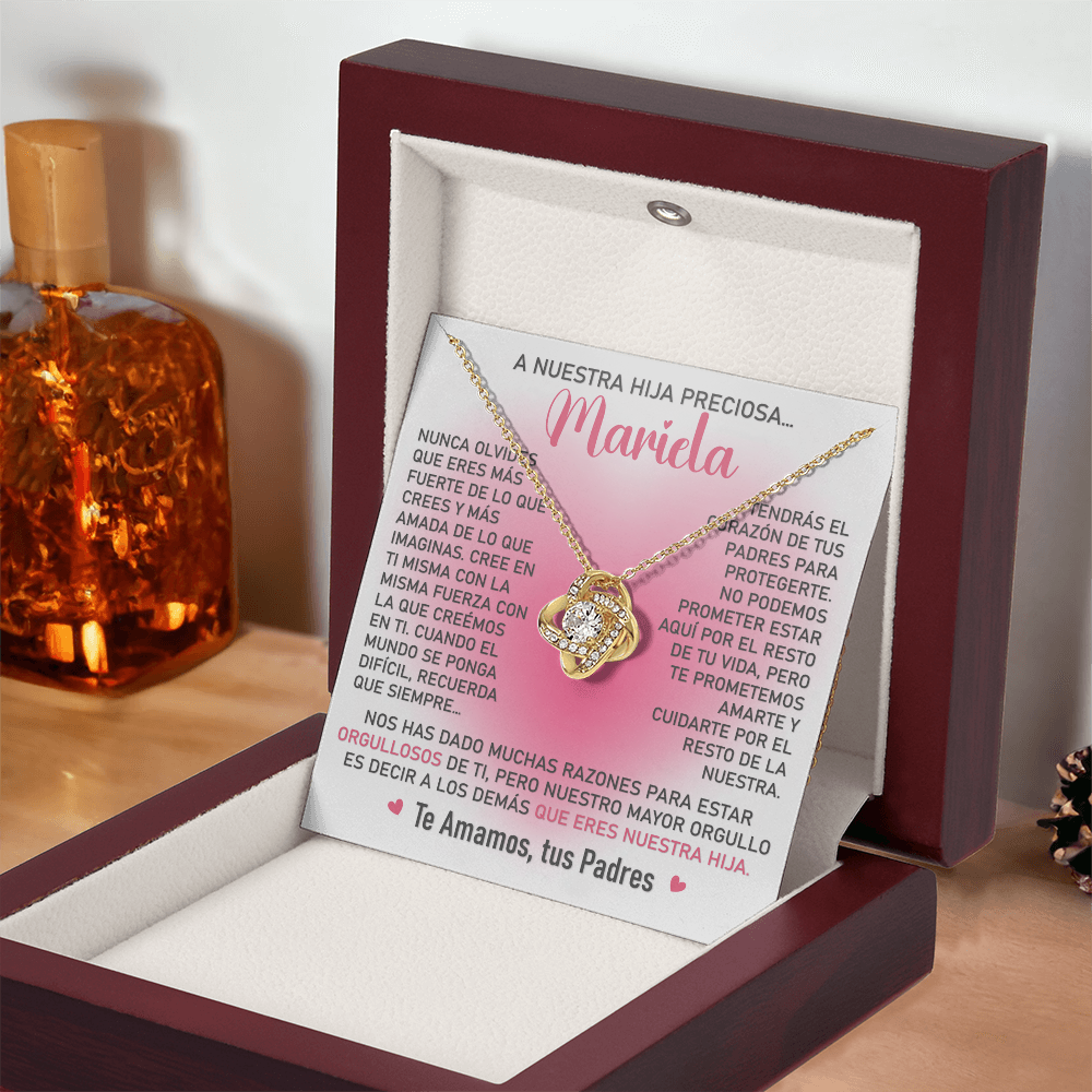 Collar Mikora Love Knot: Edicion "Orgullosos que eres nuestra hija" (Acabado en Oro de 14q - 18q)