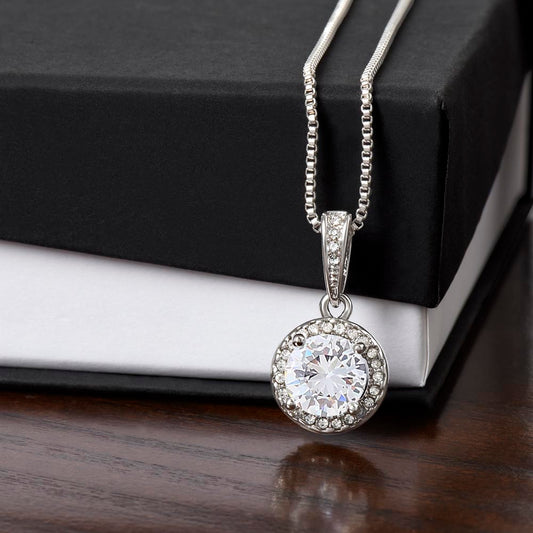 Collar Mikora Eternal Hope: Un destello de Esperanza y Resiliencia