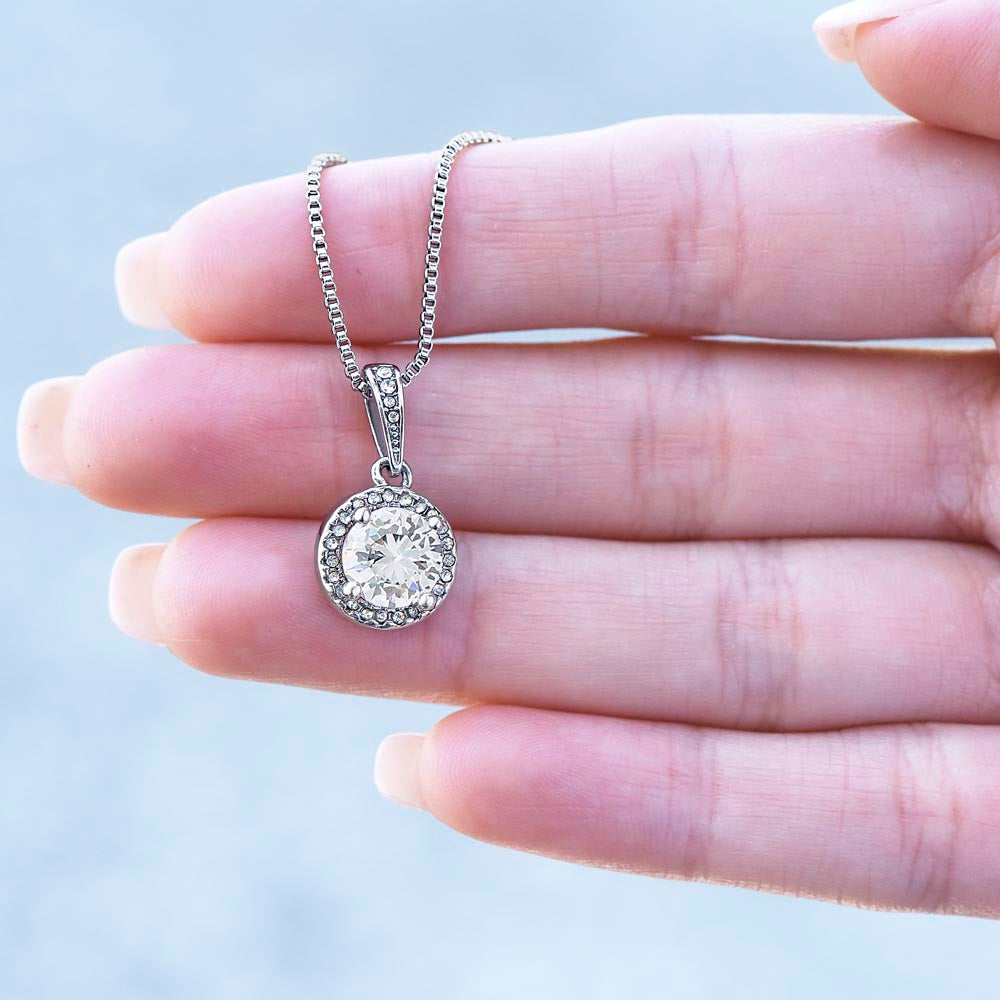 Collar MIKORA Eternal Hope Edición: "Refugio de Amor" – Regalo de Gratitud para Mujer Amor de mi Vida  | Oro de 14K y Circonita