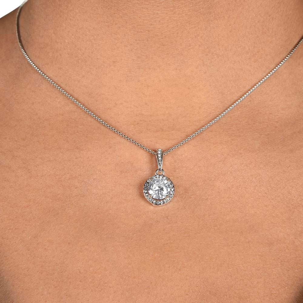 Collar Eternal Hope: "Mi Mayor Orgullo" - Edición Especial Quinceañera (Acabado en Oro Blanco 14k)