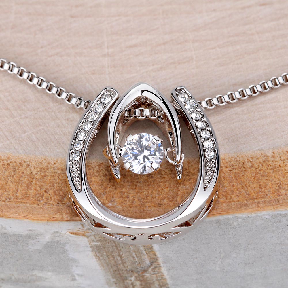 Collar MIKORA Lucky in Love Edición: "Mi Mayor Tesoro" – Regalo de Suerte y Orgullo para Hija | Oro 14K y Cristal de la Fortuna
