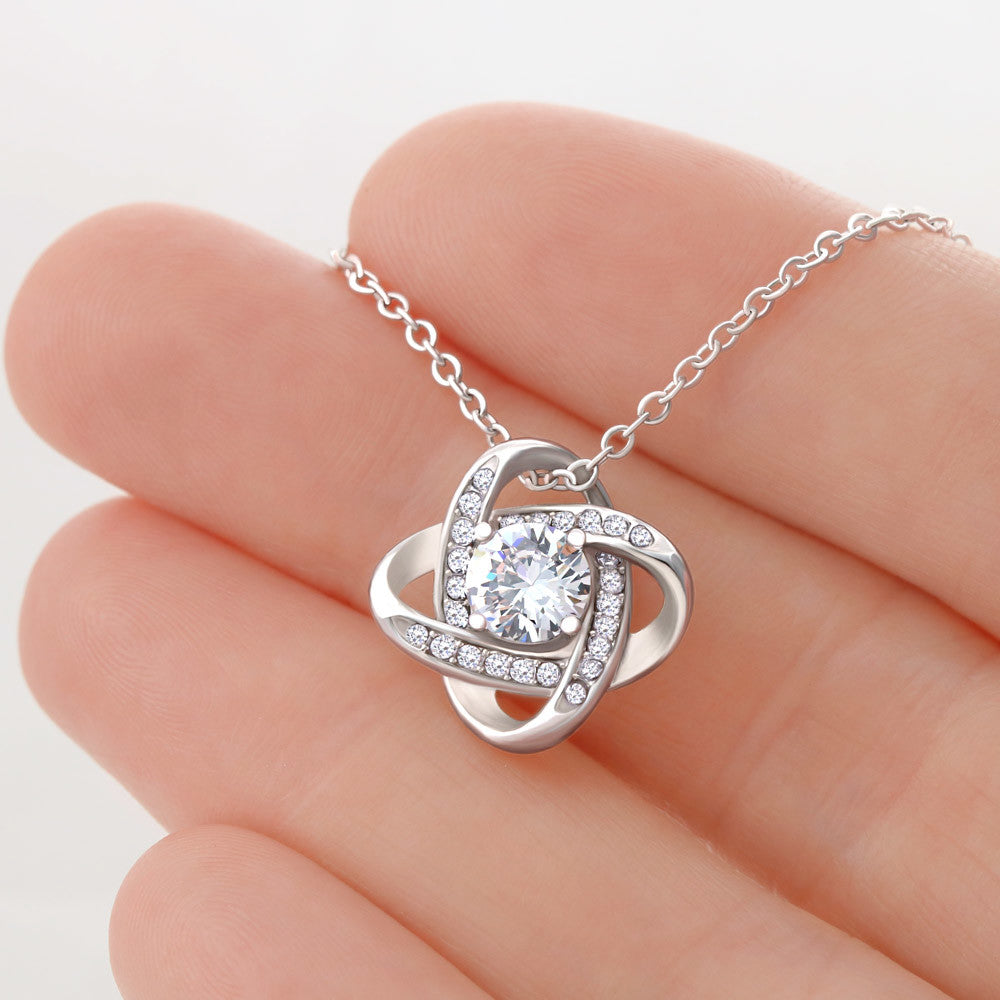 Collar Love Knot: "Nunca Estarás Sola" - El Detalle que Ella Guardará por Siempre (Acabado Oro 14q-18q)
