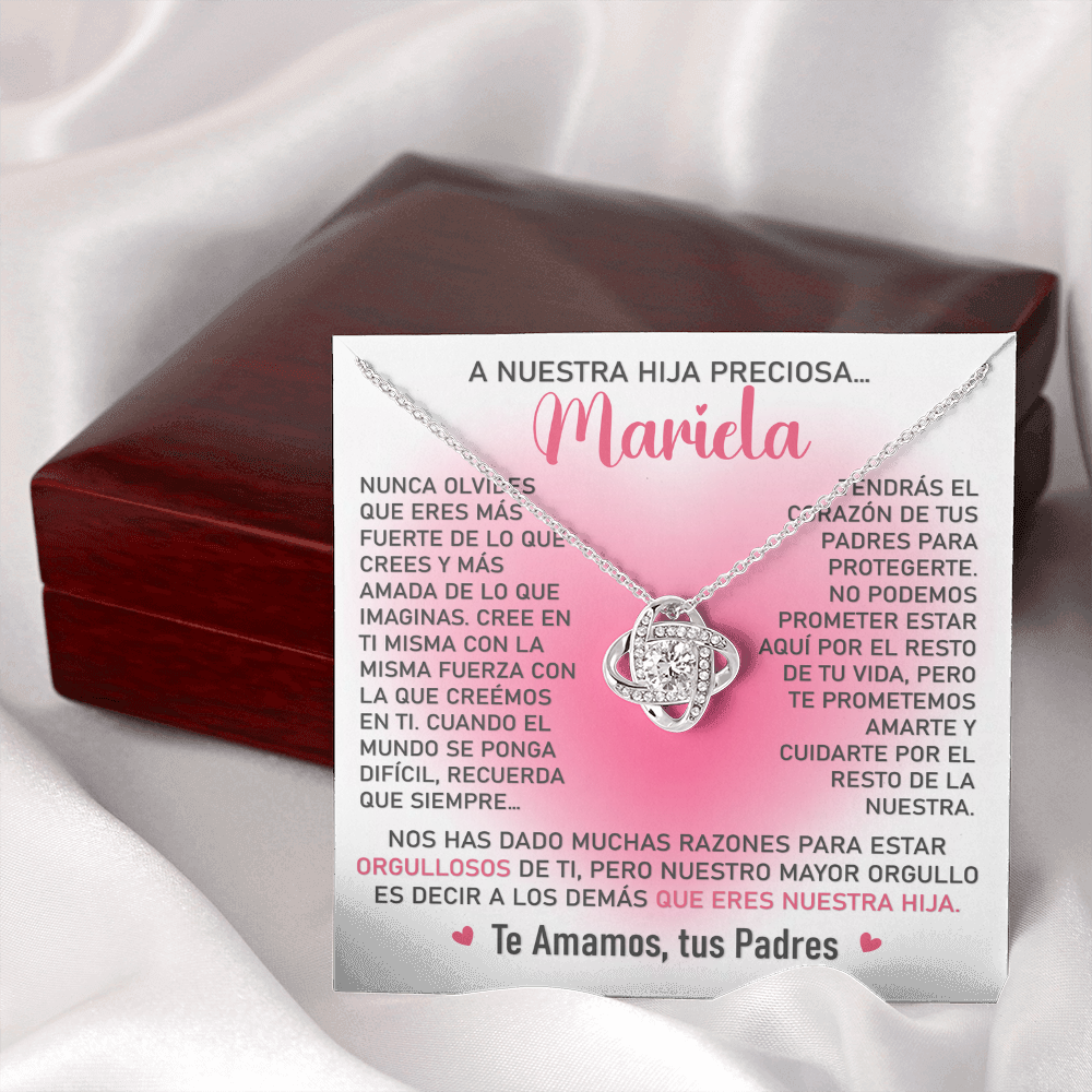 Collar Mikora Love Knot: Edicion "Orgullosos que eres nuestra hija" (Acabado en Oro de 14q - 18q)