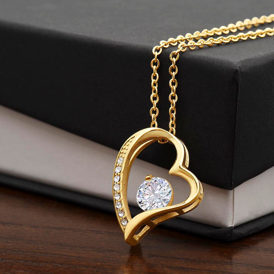 Collar Mikora Forever Love: captura la esencia de un sentimiento eterno.