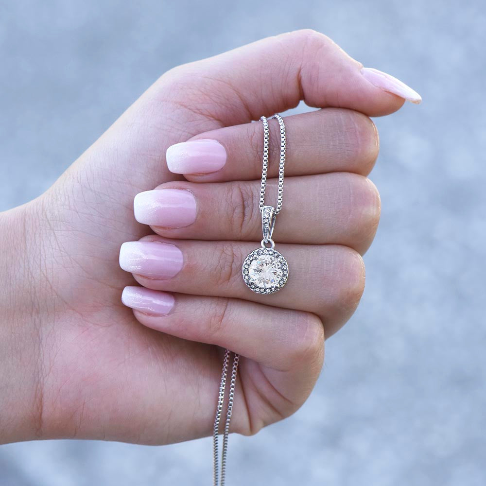 Collar Mikora Eternal Hope: Un destello de Esperanza y Resiliencia