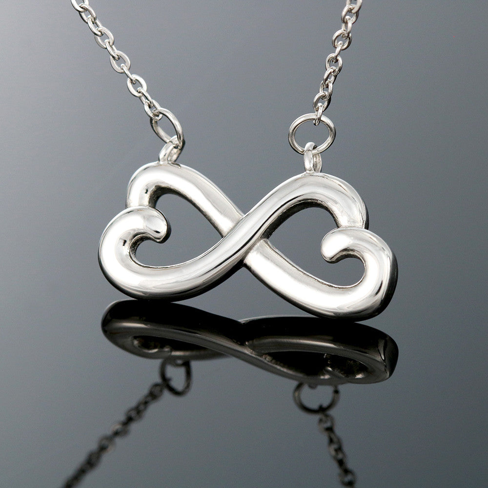 Collar MIKORA Endless Love Corazones Infinitos "Legado de Amor" - Regalo de Abuela a Nieta - Acabado en Oro de 14k/18k ♾️👵❤️