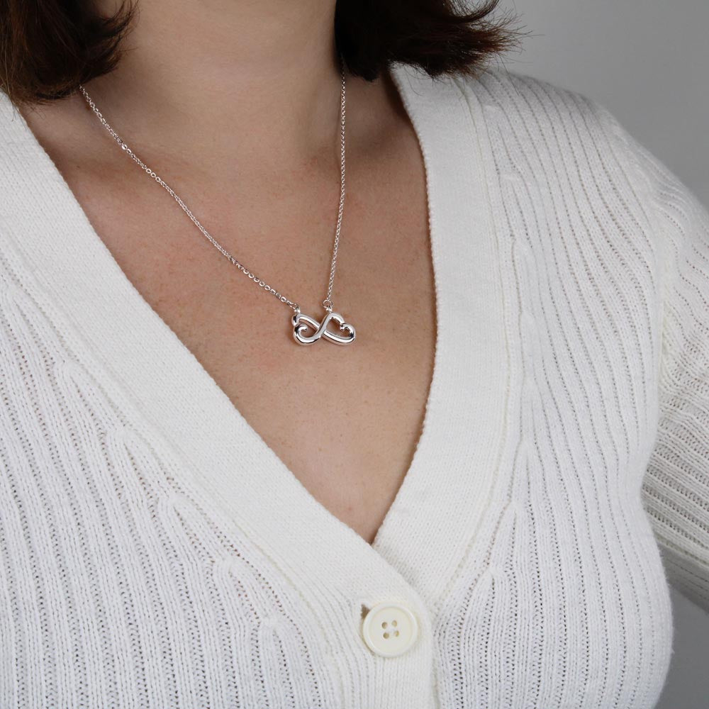 Collar MIKORA Endless Love 'Corazones Infinitos' Edición: "Luz de Guía" - Acabado en Oro de 14k o 18k - Regalo de Madrina a Ahijada ♾️🕊️