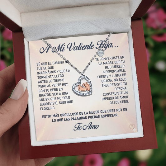 Collar Mikora "Pasos de Amor: El Renacer de una Madre" (Acabado Oro Blanco Y Rosa 14q)