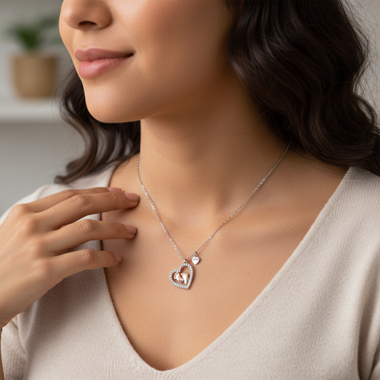Collar MIKORA Baby Feet Heart: "Guía y Protección": Plata .925 y Oro Rosa 14K - De Madrina a Ahijada